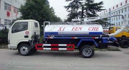 東風(fēng)小金霸吸糞車 可上藍牌 2噸小型吸糞